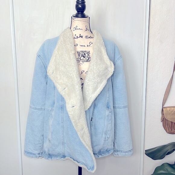 Free People Sherpa Fleeced Twisted Heart Cozy Denim Jacket size Medium - Picture 2 of 15
